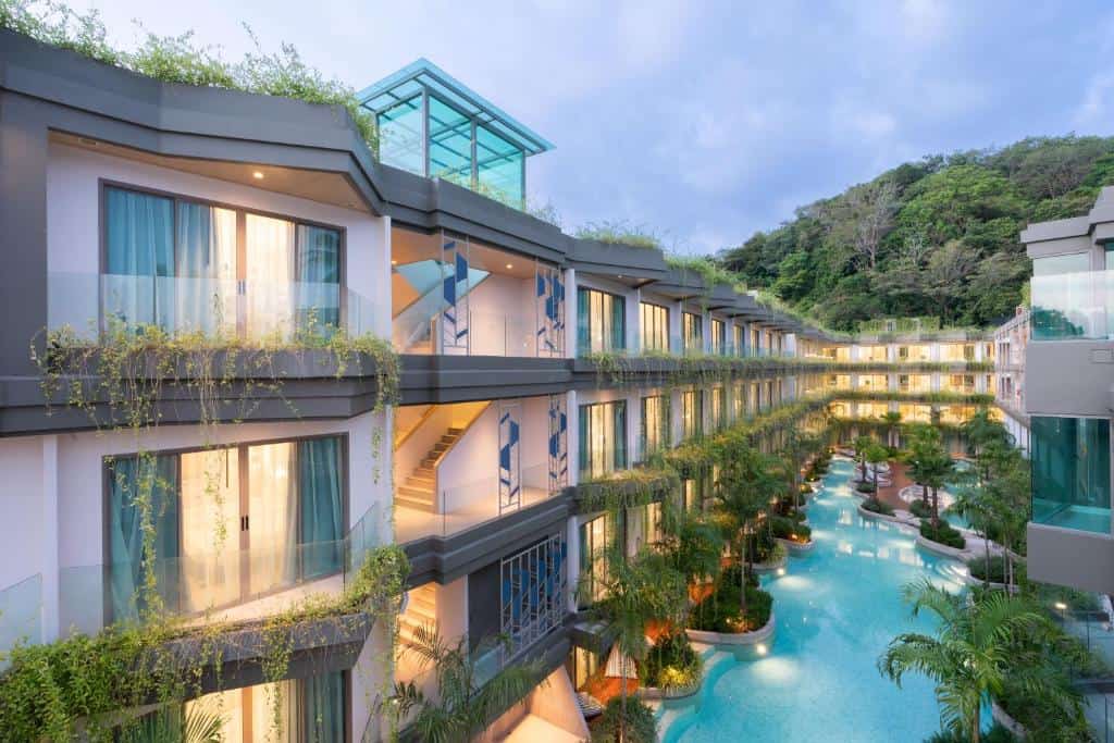 khách sạn phuket gần biển