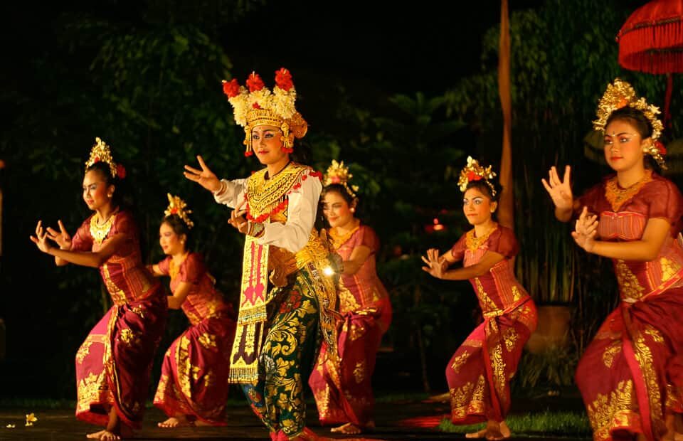 múa truyền thống Legong của Bali
