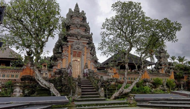 Lịch trình du lịch tự túc Ubud Royal Palace ở Bali