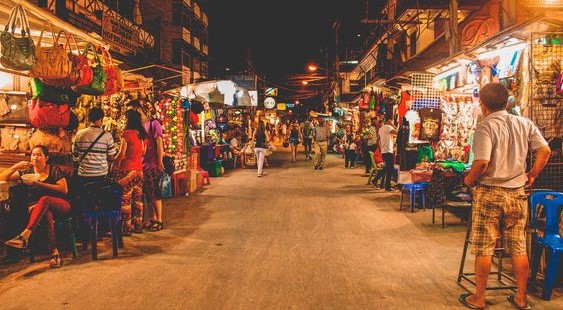 khám phá chợ đêm chiang mai night bazaar và chia sẻ địa chỉ, kinh nghiệm du lịch tự túc tại Chiang Mai