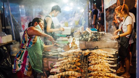 khám phá chợ đêm chiang mai night bazaar và chia sẻ địa chỉ, kinh nghiệm du lịch tự túc tại Chiang Mai