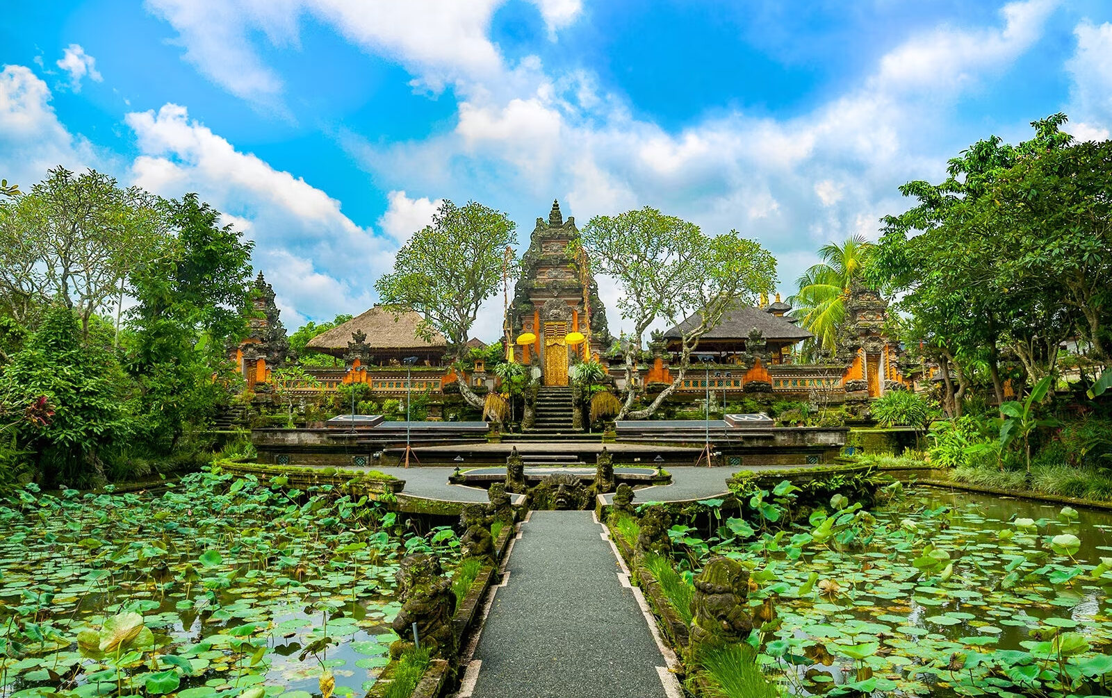 Kinh nghiệm đi tour du lịch tự túc những địa điểm trên bản đồ du lịch ở Bali và đền Pura Taman Saraswati