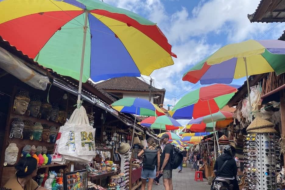 Kinh nghiệm đi tour du lịch tự túc những địa điểm trên bản đồ du lịch ở Bali và chợ mỹ nghệ Ubud Art Market 