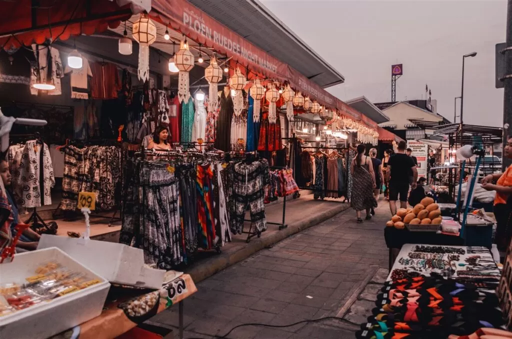 Kinh nghiệm du lịch và mua sắm ở trung tâm lớn nhất khi đi Chiang Mai nên mua gì