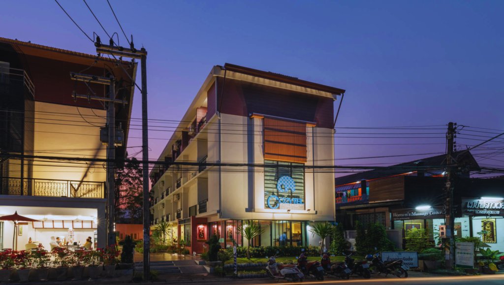 Khách sạn Cozytel Chiang Mai