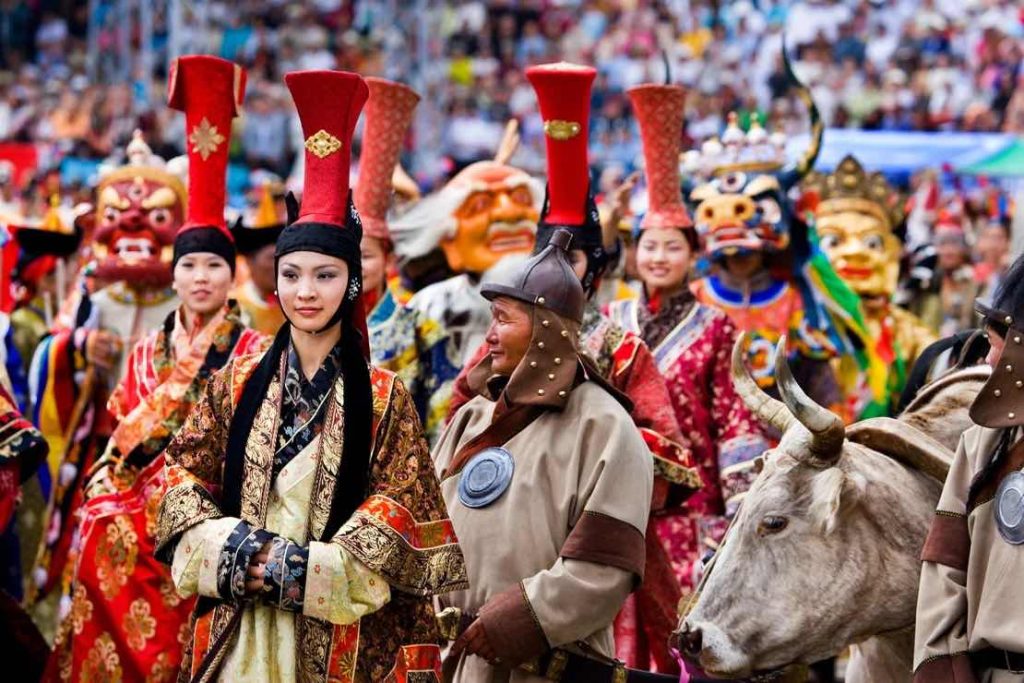 Ngựa Mông Cổ, bao gồm ngựa chiến Mông Cổ, ngựa hoang Mông Cổ và ngựa lùn Mông Cổ, gắn liền với cuộc sống của người du mục Mông Cổ.