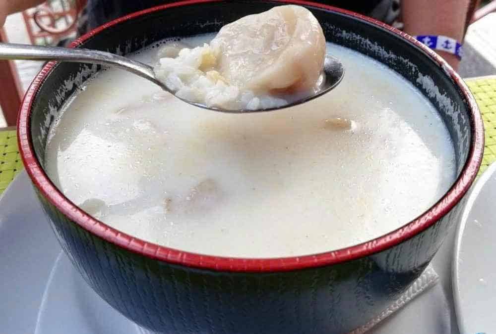 Giới thiệu món ăn của người Mông Cổ, thể hiện văn hóa ẩm thực qua các món truyền thống đặc sắc trong hành trình du lịch tự túc.