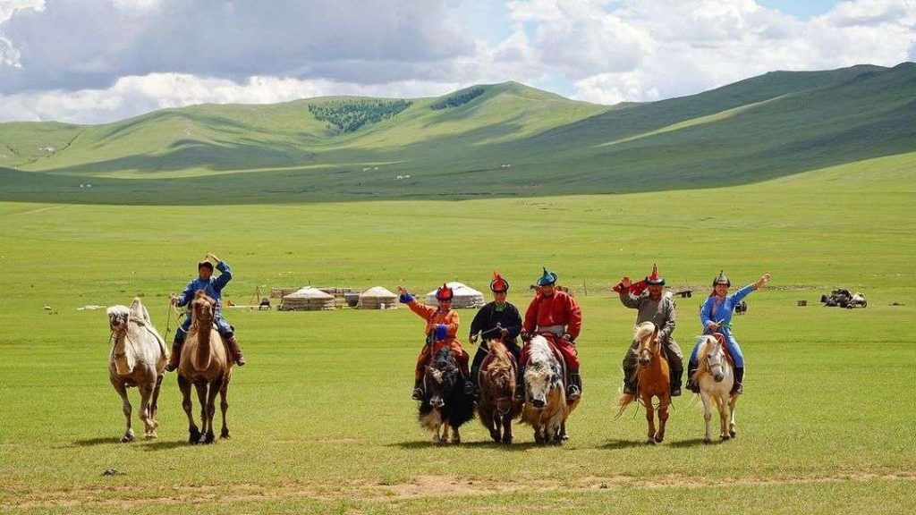 Trải nghiệm cưỡi ngựa trong tour du lịch Mông Cổ